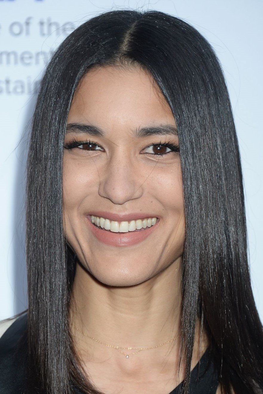 Julia Jones(朱莉亚·琼斯)
