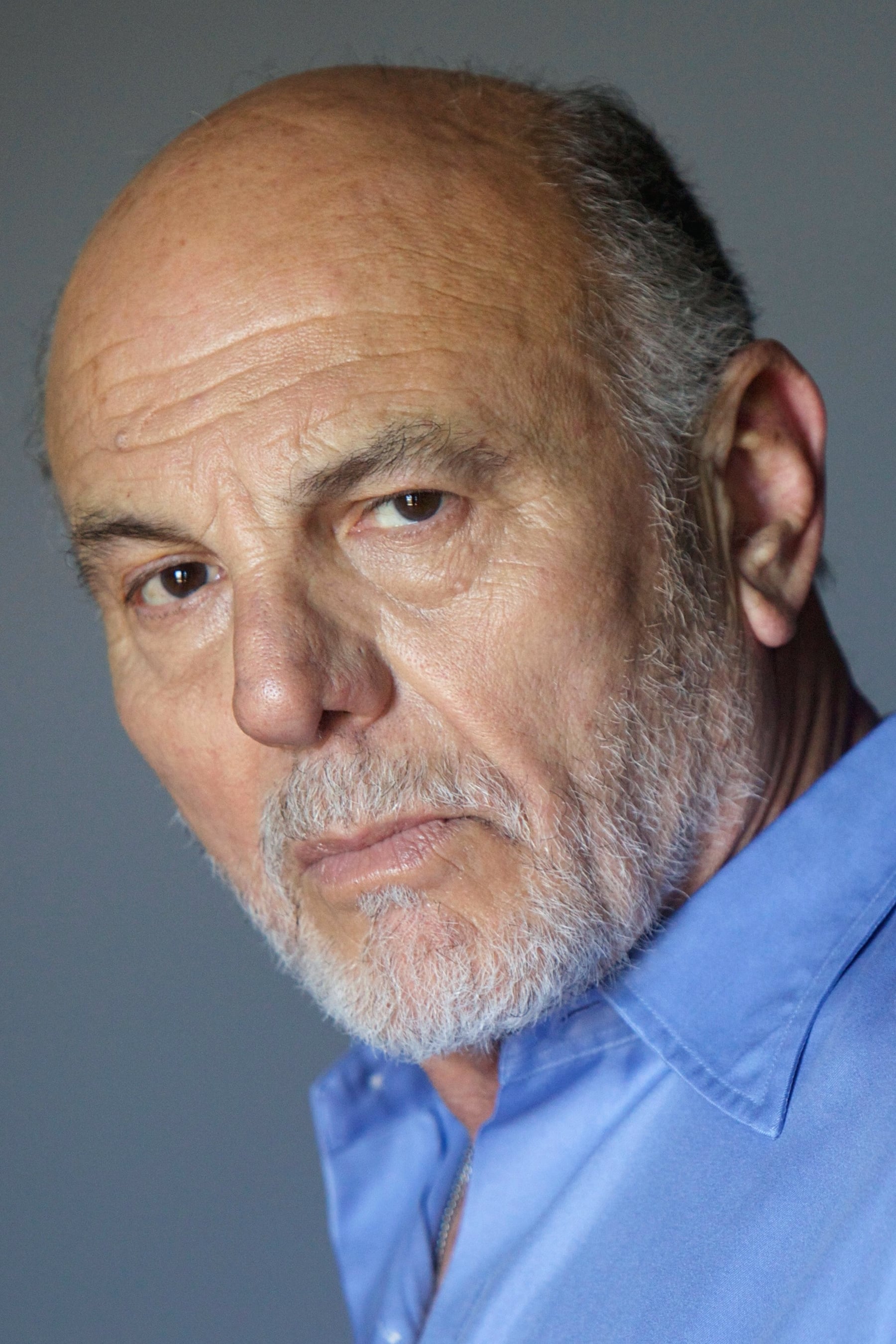 カーメン・アルジェンツィアノ(Carmen Argenziano,卡门·阿尔根齐亚诺)