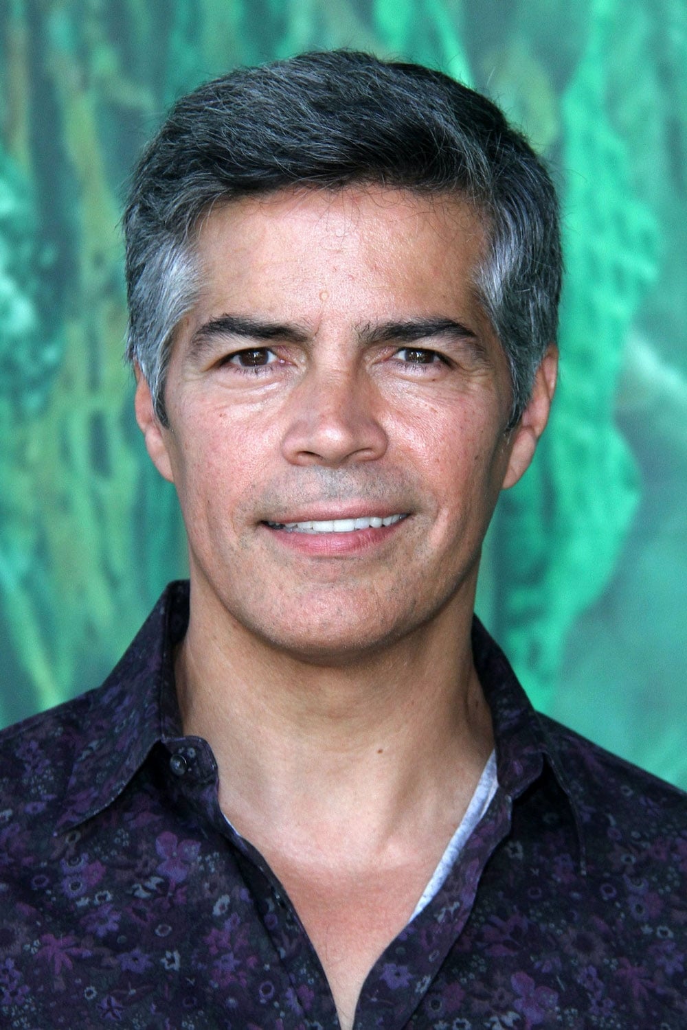 イーサイ・モラレス(Esai Morales,埃赛·莫拉莱斯)