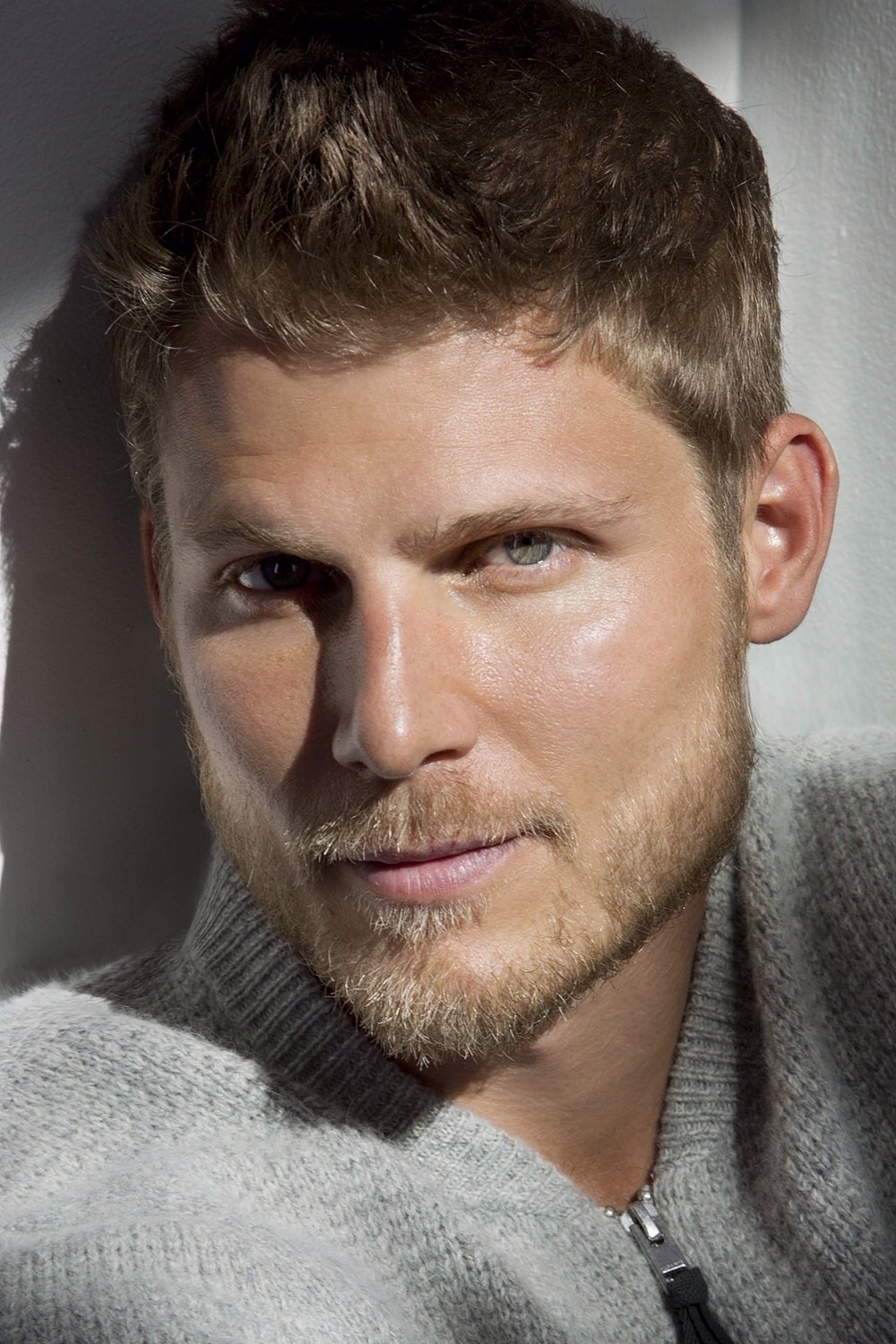 Travis Van Winkle(特拉维斯·范·温克尔)